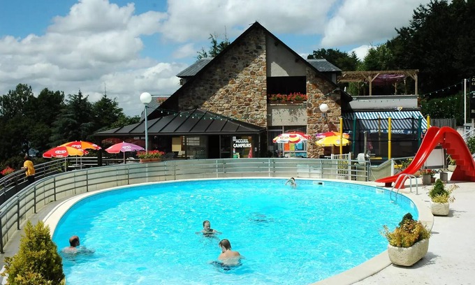 Salles-Curan House | Campsite Beau-Rivage * - Cottage ETOILE (covered terrace) new 2022 4 to 6 people - 4 pers. included in the tariff