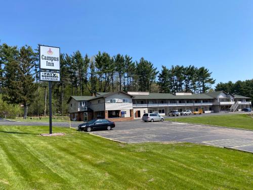 West Baraboo Hotel | Campus Inn Baraboo