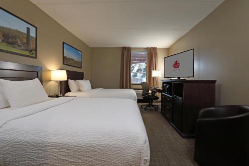 Winnipeg Hotel | Canad Inns Destination Centre Windsor Park