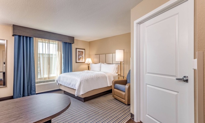 Eau Claire Hotel | Candlewood Suites Eau Claire I-94 by IHG