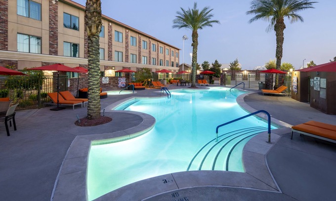 North Las Vegas Hotel | Cannery Hotel & Casino