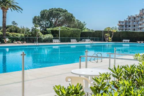 Mandelieu-La-Napoule Apartment | Cannes Marina Appart Hotel Mandelieu