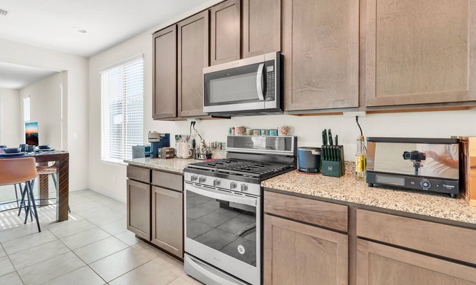 Maricopa County House | Canyon Views, Master Suite KING bed, Pet Friendly!