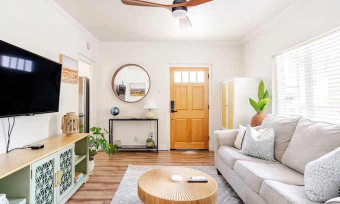 Hillcrest Cottage | Canyon Views w/Outdoor Seating & Parking