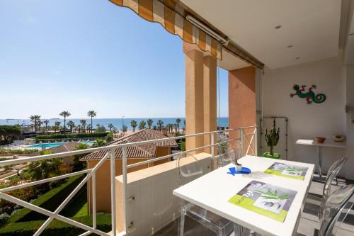 Frejus Port Apartment | CAP HERMES Vue MER 3 Pieces 70m2 Climatise 4 Perso