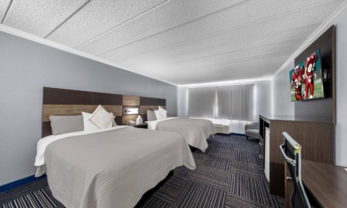 Teaticket Hotel | Cape Cod Charm on a Budget – 2 Pet-friendly Rooms Near Beach, Ferry & Dining