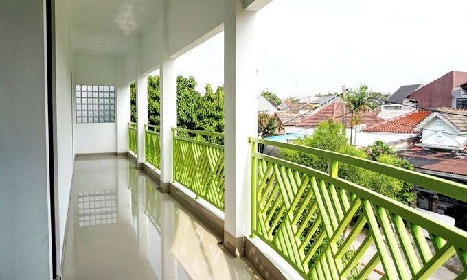 Cikarang Hotel | Capital O 92804 La Tansa Syariah Hotel