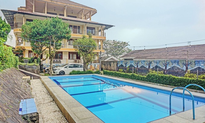 Ciloto Hotel | Capital O 92867 Villa Raggal