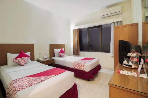 Bandung Hotel | Capital O Galaxy Inn
