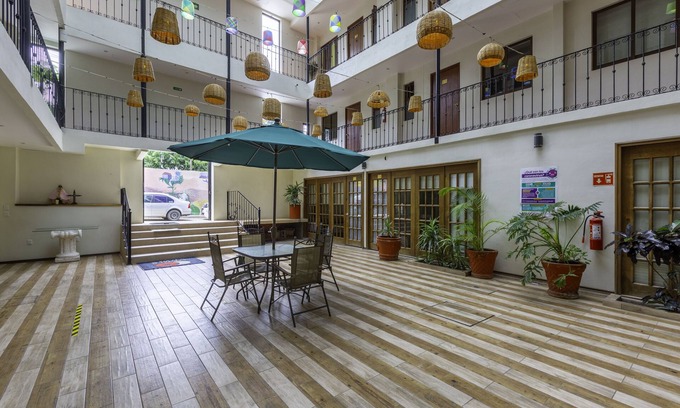 Oaxaca Hotel | Capital O Oaxaca Guest Hotel