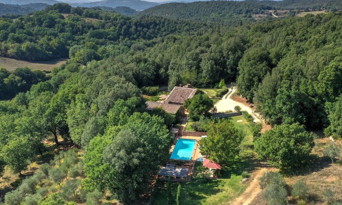 Simignano Villa | Capodanno/Natale Siena Incl.riscal.wifi Intero Podere Toscano 16p Tutto Privato!