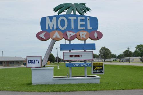 Elwood Hotel | Capri Motel By OYO Elwood, Wathena