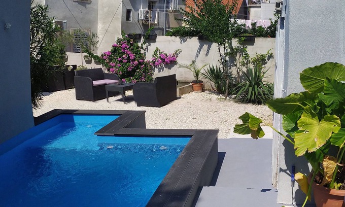 Pula Hotel | Captain Emo City Apartments