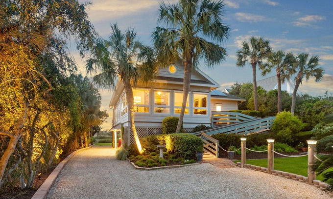 Folly Beach House | Captain Morgan | Steps to the Beach | Marsh Views
