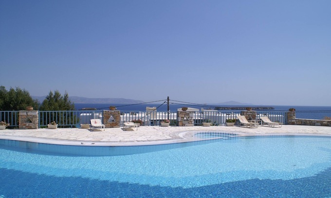 Chrissi Akti Hotel | Captains Rock