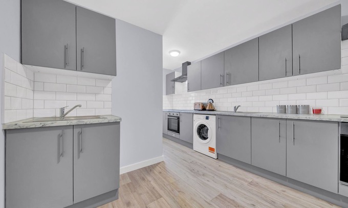 Hillingdon Apartment | Captivating 1-bed Studio in West Drayton