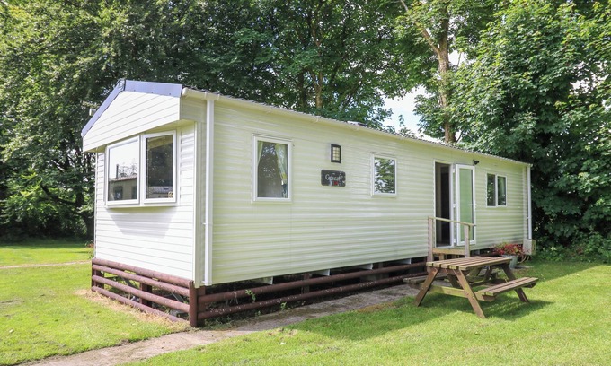 Narberth Cottage | CARAVAN 6 AT BLACKMOOR FARM, pet friendly, with a garden in Tenby