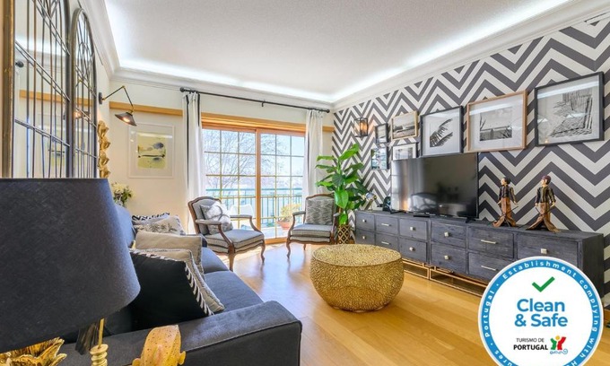 Carcavelos Apartment | Carcavelos Beach