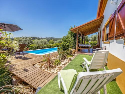 Camparca House | Carcavelos Villa with Pool