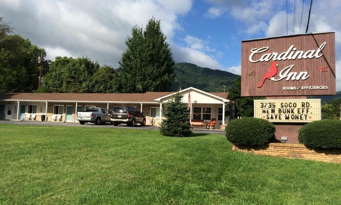 Maggie Valley Hotel | Cardinal Inn