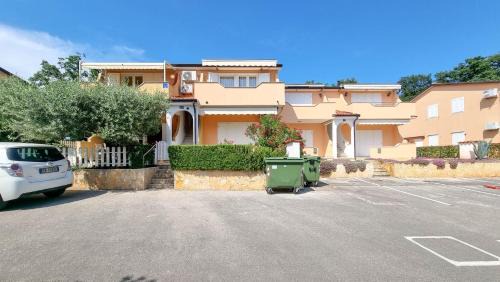 Lovrecica Apartment | Carlo
