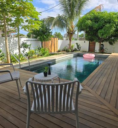 Tamarin Villa | Carlos Villa Poolside