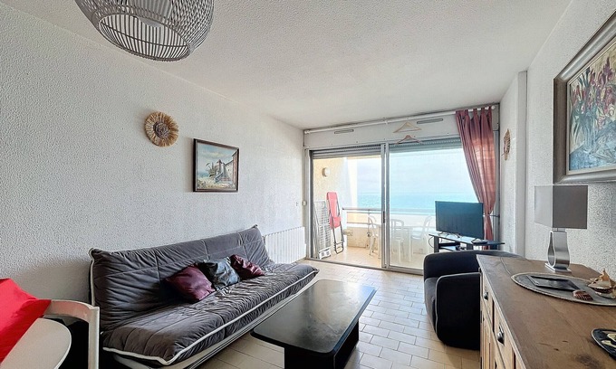 Carnon-Plage Apartment | Carnon F2 Seafront with Private Garage