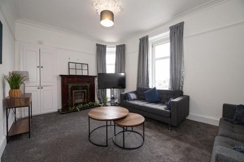 Carnoustie Apartment | Carnoustie Residence - SJA Stays - 3 Bed Apartment