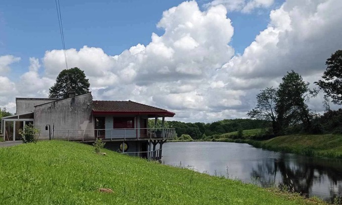 Saint-Priest-sous-Aixe House | Carp fishing lodge in an idyllic green setting!