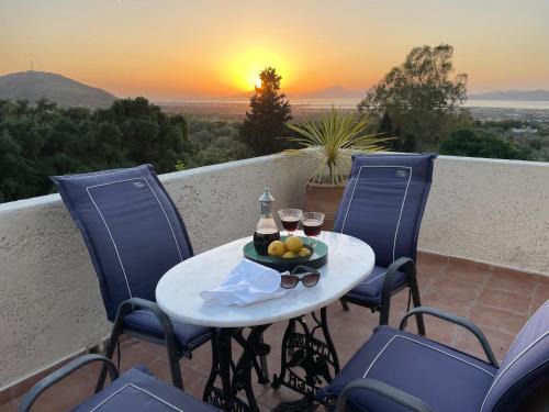 Dikaio Apartment | Carpe Diem