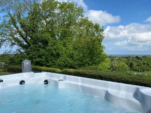 Sulby Apartment | Carrick Beg Self Catering Holiday Accommodation with Hot Tub