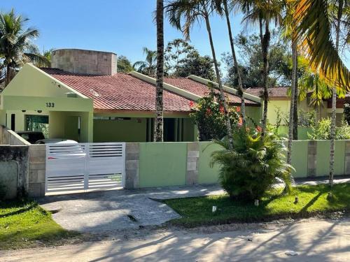 Sao Lourenco House | Casa a 50 metros da Praia da Riviera no Jardim São Lourenço - Casa com Wi-Fi