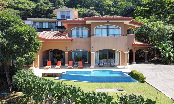 Pacuare Reserve House | Casa Aguas a stunning two-story house located in the beautiful Playa Hermosa.