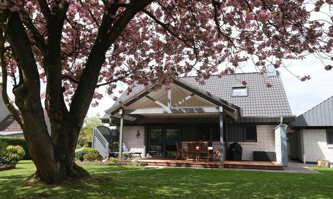 Vollersode House | Casa alla Torre