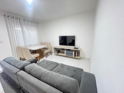 Mangabeira House | Casa Ampla e Climatizada - Smart TV e Pet Friendly