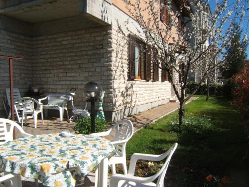 Chianciano Terme Apartment | Casa Aralia con giardino