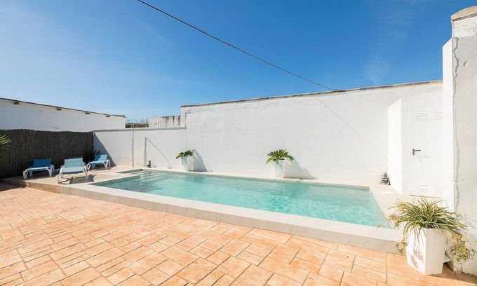 Brena y Marismas de Barbate Natural Park Villa | Casa Azul - Villa With Private Pool. Free Wifi