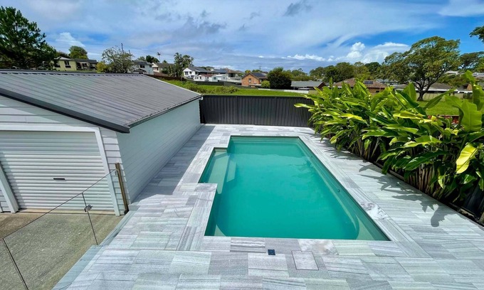 Belmont North House | Casa Calvi - Central location with Pool