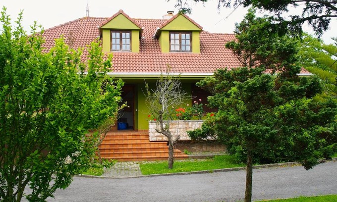 Alfoz de Lloredo House | Casa Camelia