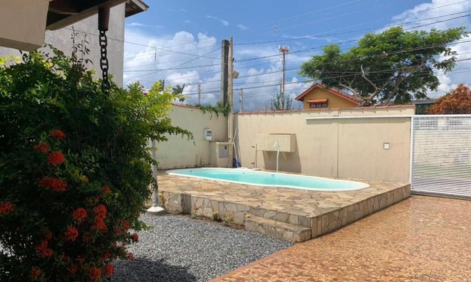 Praia do Pontal da Cruz House | Casa com piscina em São Sebastião próxima a praia e espaços de casamentos