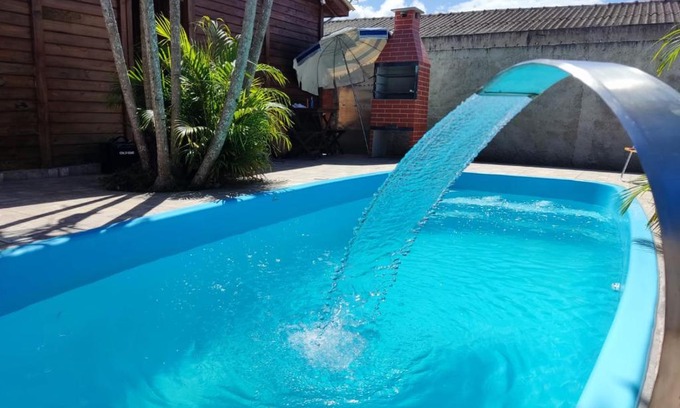 Matinhos House | Casa com Piscina Tv e Wi-fi, pertinho do Mar