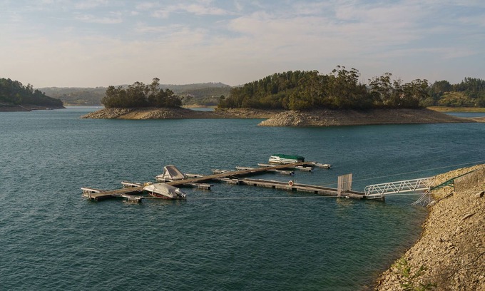 Abrantes Condo | Casa com Varanda Para o Lago