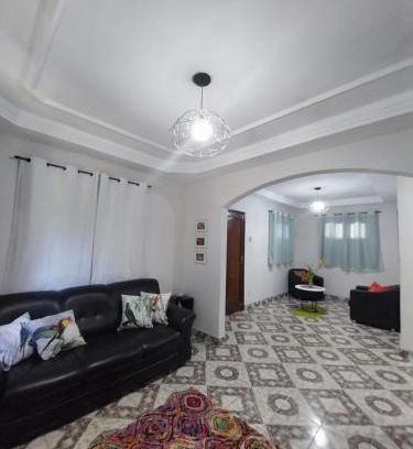 Campos House | Casa completa e ampla com Wi-Fi e garagem para dois veículos