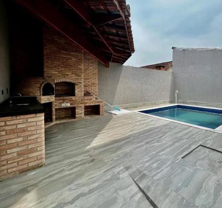 Ocian House | Casa completa em condominio, Wi-Fi e garagem gratuitas, á 8 min da praia!