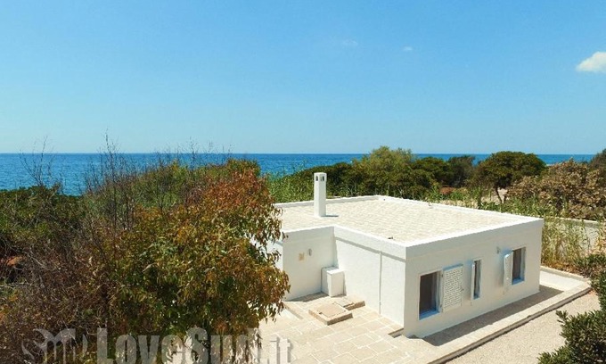 Torre Vado House | Casa con accesso diretto al mare by LoveSud