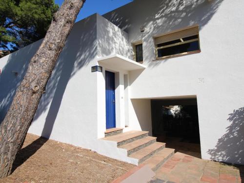 Llanca House | Casa con Jardín a 100m de la Playa de la Farella, Wifi y Garaje Privado - ES-228-175