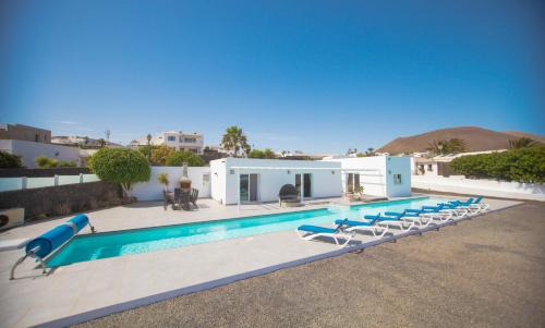Conil House | Casa Conil with a private 25 meter heated pool