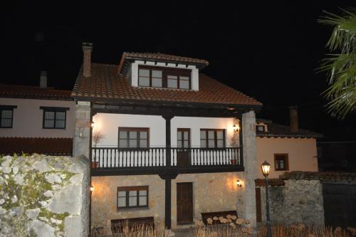 Parres Municipality House | Casa Coxiguero