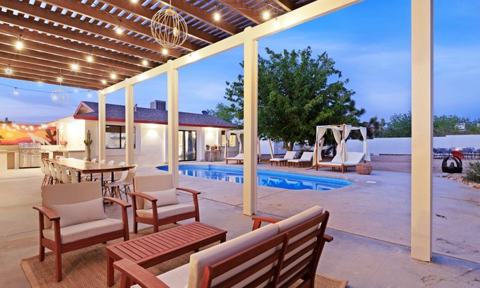 Yucca Valley House | 🌵Casa Coyoacan w/Pool, Hot Tub, Cabana Beds, Fire Pit & Way More!🌵