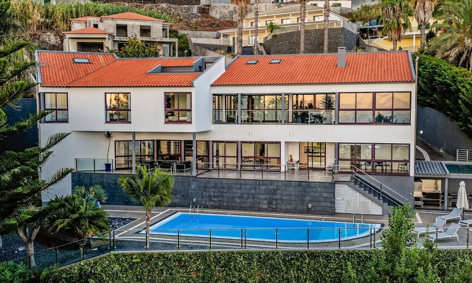 Sao Goncalo Villa | Casa Crerital - By Wehost